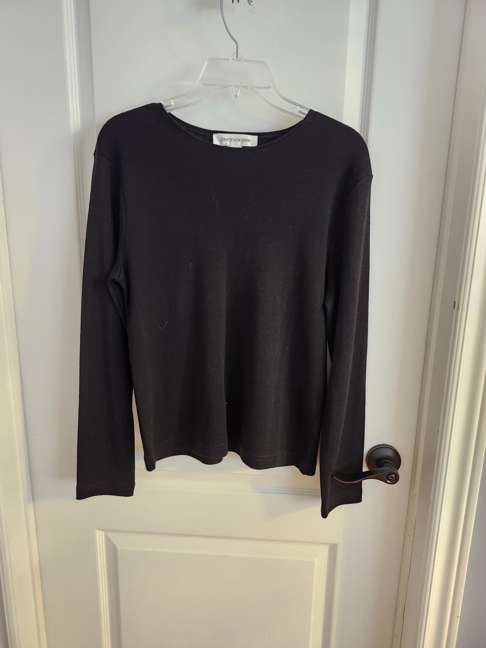 Women’s Black Wool Long-Sleeve Crewneck Sweater